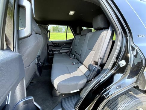 Used 2025 Toyota 4Runner SR5 AWD/4WD image 20
