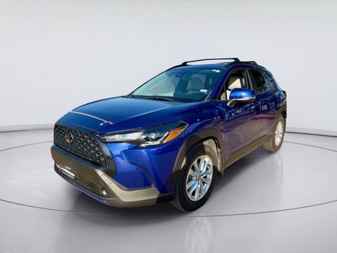 Used 2022 Toyota Corolla Cross LE w/ Moonroof Package FWD image 7