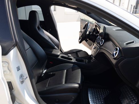Used 2018 Mercedes-Benz CLA 250 4MATIC image 28