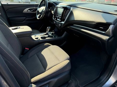 Used 2019 Chevrolet Traverse LT FWD image 17