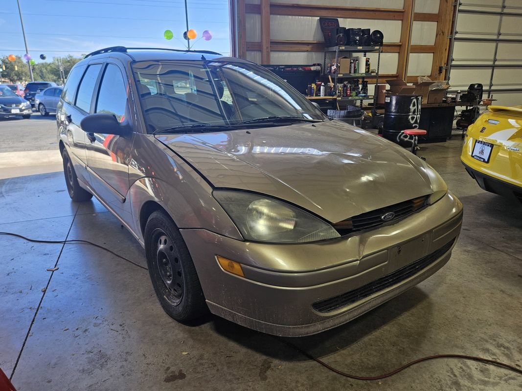 Used 2003 Ford Focus Wagon FWD image 7