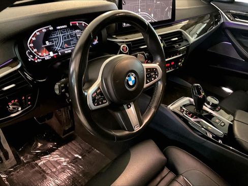 Used 2022 BMW M550i xDrive w/ Executive Package AWD/4WD image 16