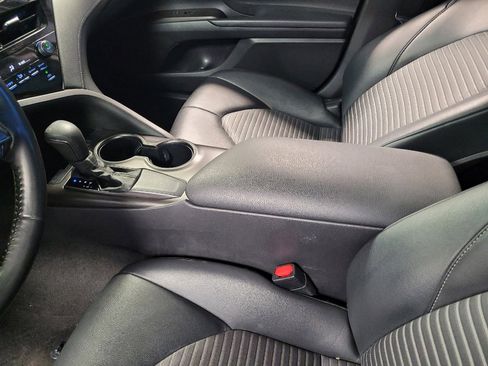 Used 2021 Toyota Camry SE FWD image 26