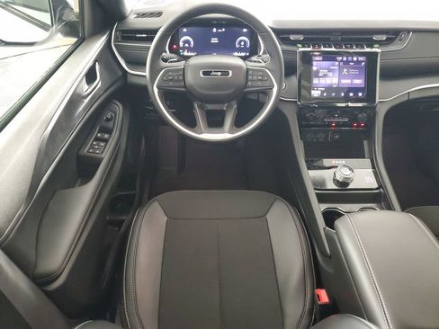 New 2025 Jeep Grand Cherokee Altitude image 14