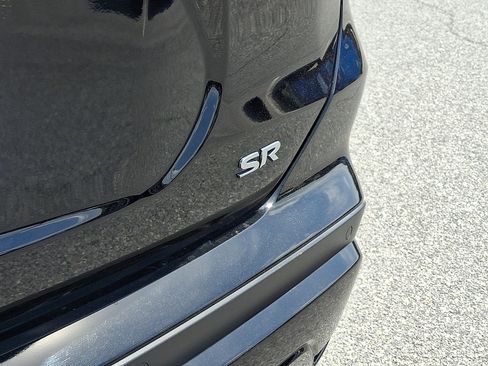 Used 2023 Nissan Kicks SR w/ SR Premium Package FWD image 34