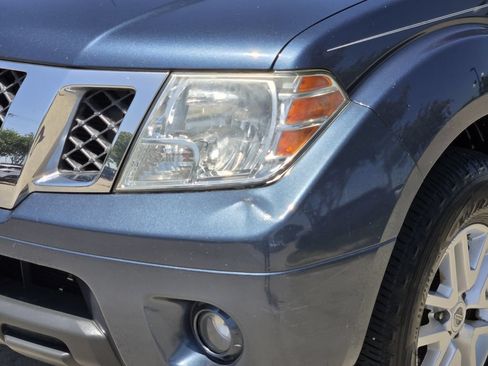 Used 2014 Nissan Frontier SV w/ SV Value Truck Package RWD image 15