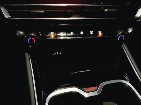 Certified 2025 Chevrolet Traverse LT image 25