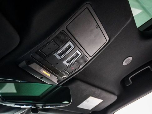 Used 2022 Land Rover Defender 90 X-Dynamic HSE image 25