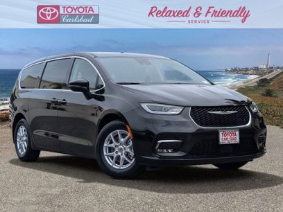 Used 2023 Chrysler Pacifica Touring-L