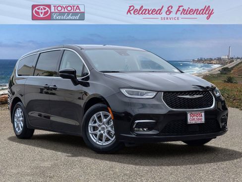 Used 2023 Chrysler Pacifica Touring-L FWD image 1