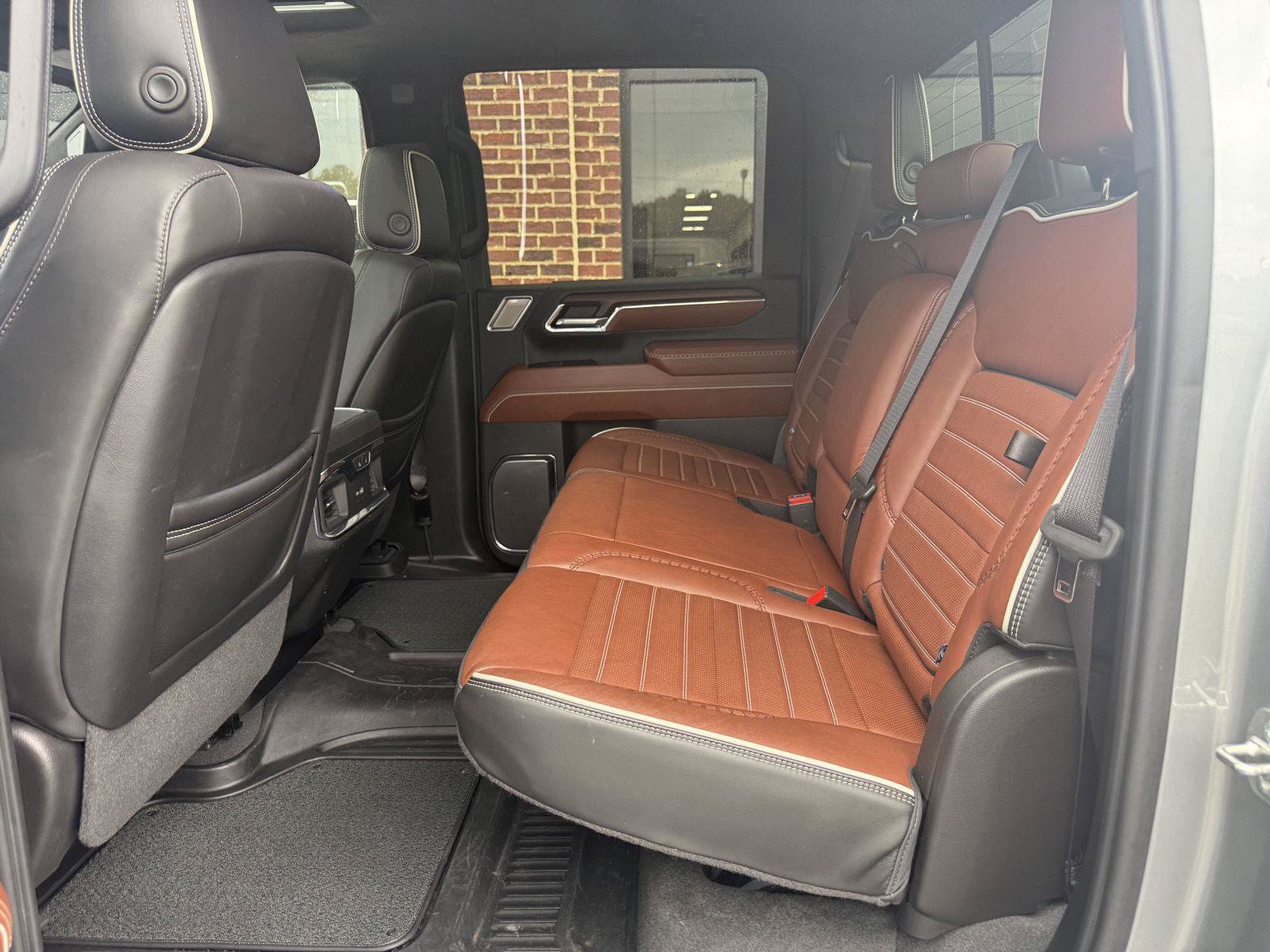 Used 2024 GMC Sierra 2500 Denali Ultimate w/ Snow Plow Prep/Camper Package AWD/4WD image 12