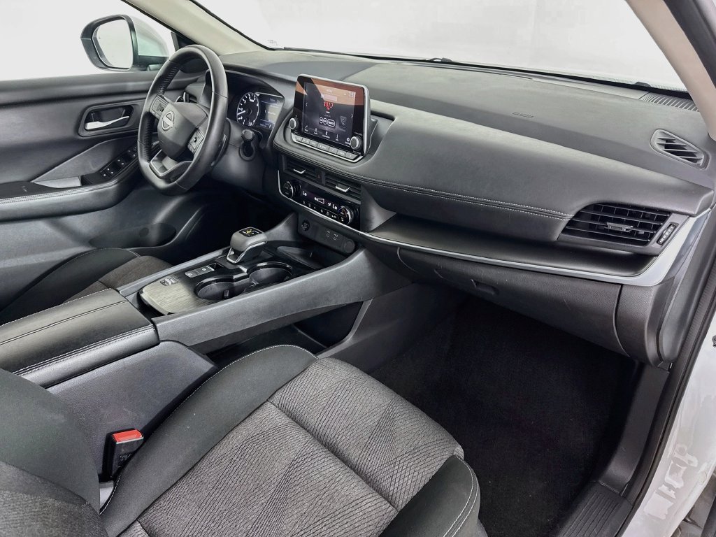 Used 2025 Nissan Rogue SV FWD image 37