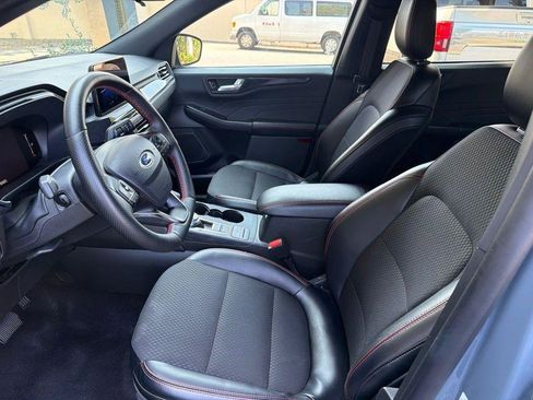 Used 2025 Ford Escape ST-Line Select AWD/4WD image 7