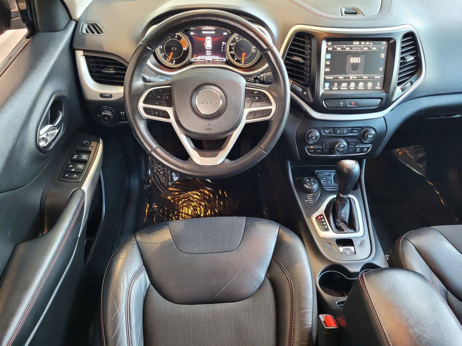 Used 2018 Jeep Cherokee Trailhawk w/ Comfort/Convenience Group AWD/4WD image 21