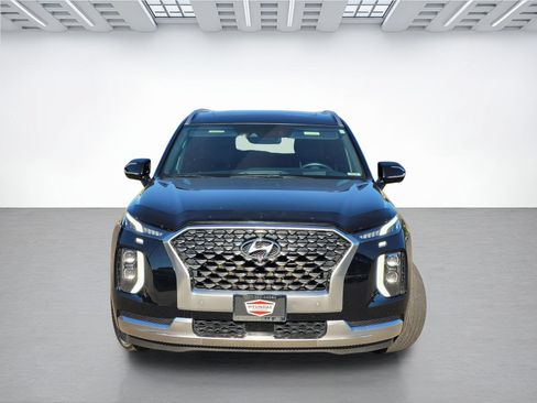 Used 2022 Hyundai Palisade Calligraphy w/ Winter Package FWD image 2