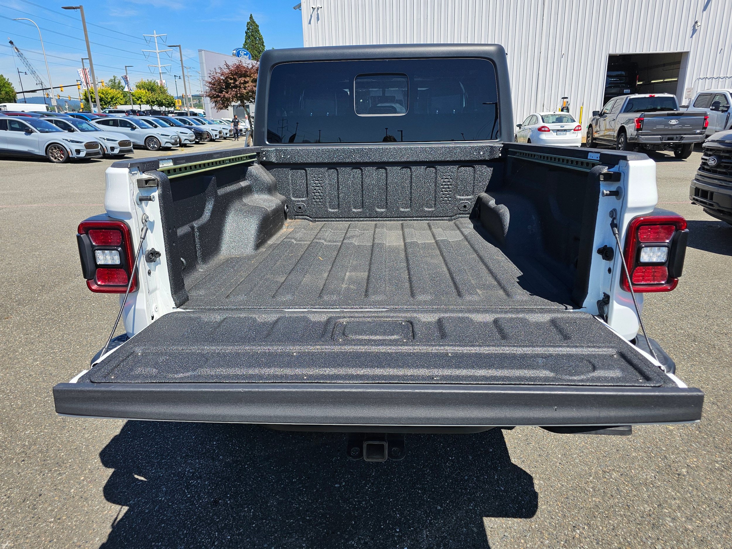 Used 2021 Jeep Gladiator Mojave AWD/4WD image 10