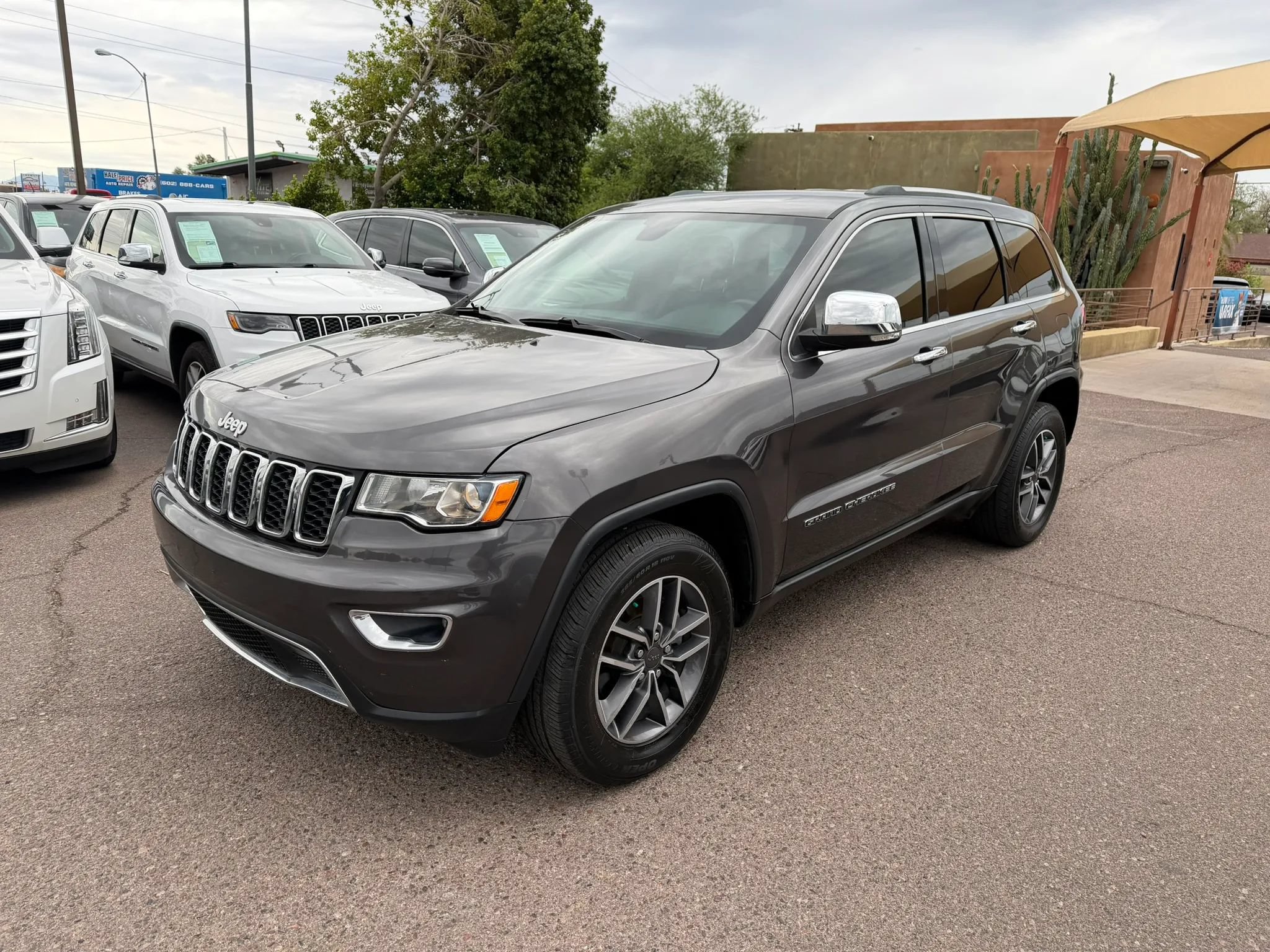 Used 2019 Jeep Grand Cherokee Limited RWD image 1