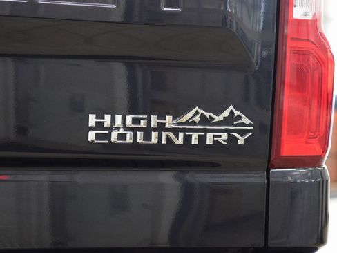 Used 2022 Chevrolet Silverado 1500 High Country w/ High Country Premium Package image 23