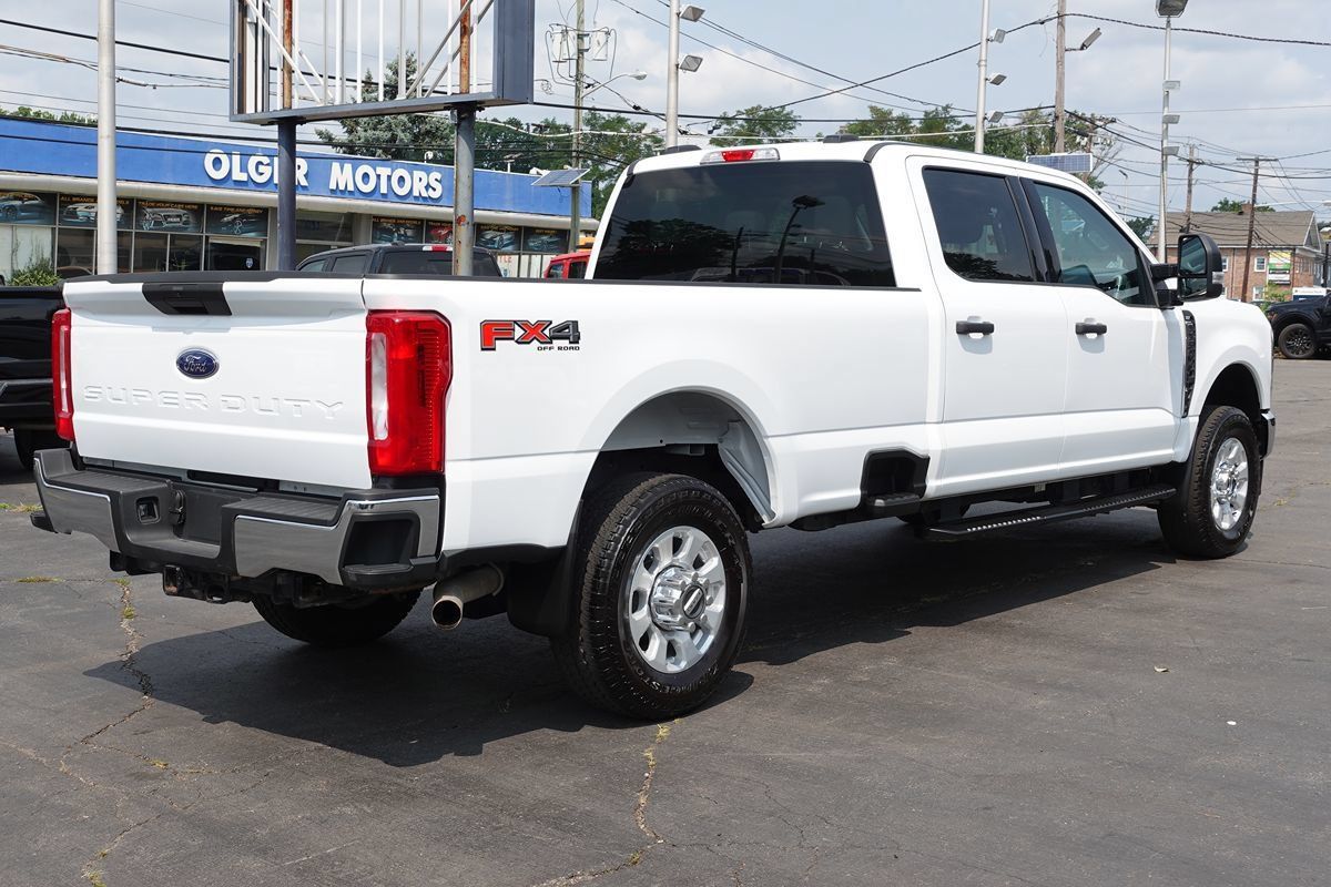 Used 2024 Ford F350 XLT w/ FX4 Off-Road Package AWD/4WD image 3
