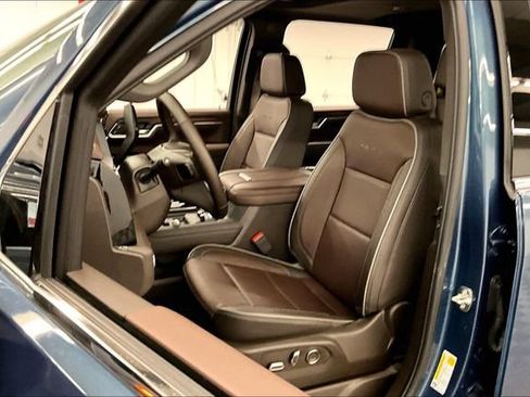 Used 2025 GMC Sierra 2500 Denali w/ Denali Reserve Package AWD/4WD image 24