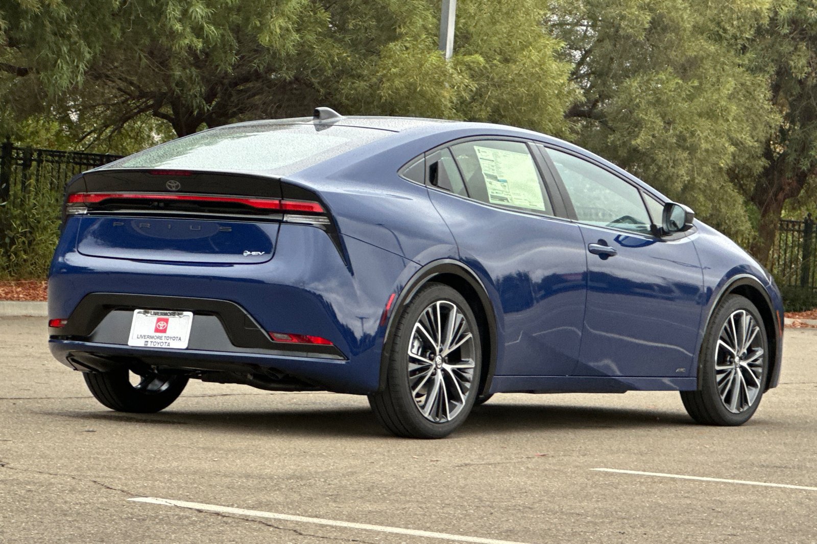 New 2027 Toyota Prius Limited AWD/4WD image 4