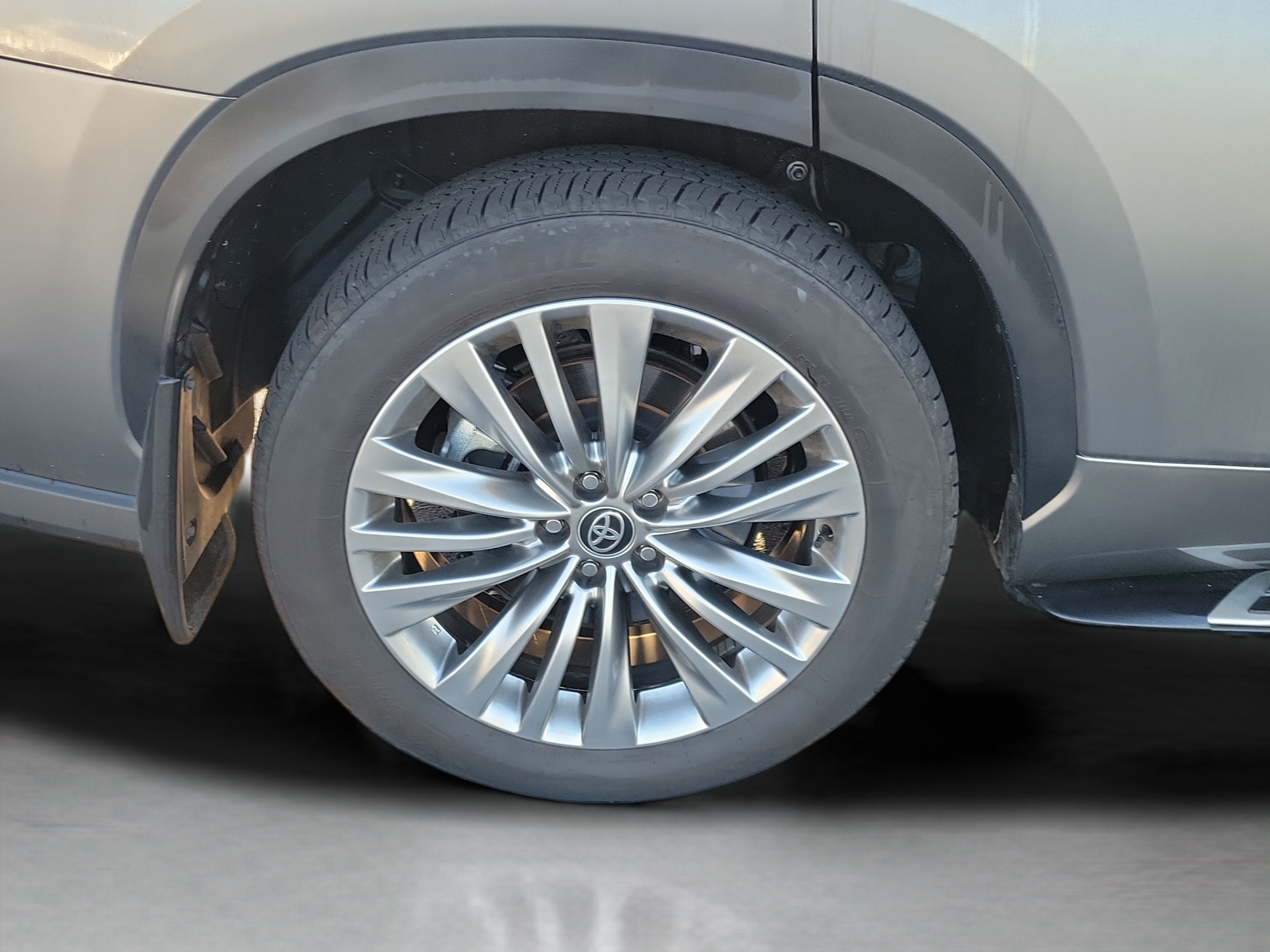 Certified 2026 Toyota Highlander Platinum AWD/4WD image 19