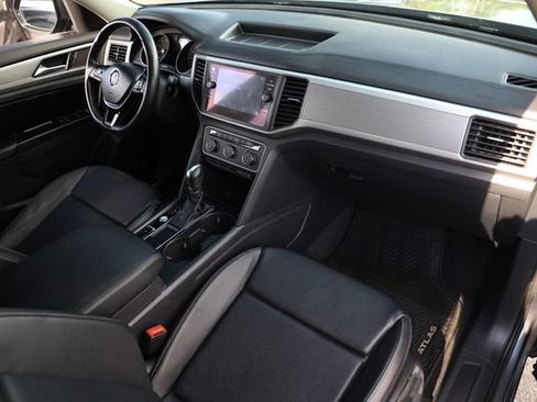 Used 2018 Volkswagen Atlas SE FWD image 19