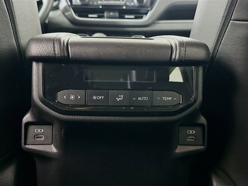 Used 2025 Toyota Grand Highlander AWD image 26
