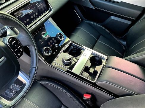 Used 2020 Land Rover Range Rover Velar R-Dynamic S image 17