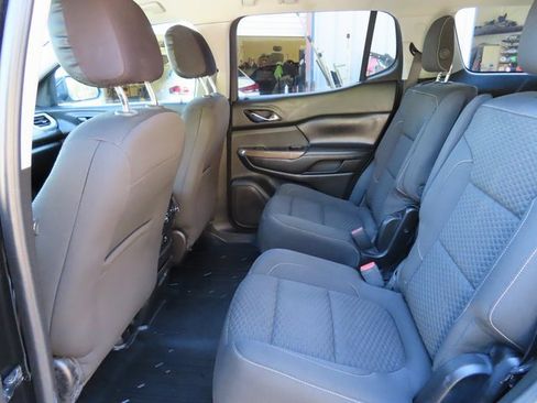 Used 2017 GMC Acadia SLE image 29