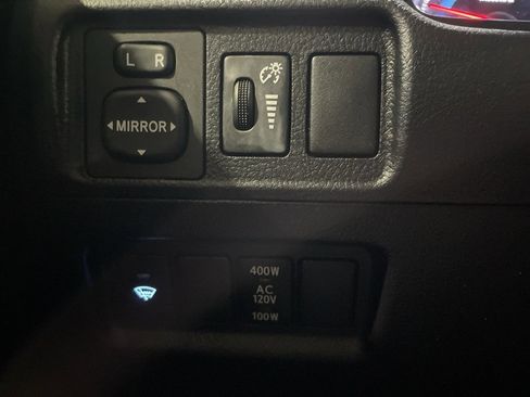 Used 2018 Toyota 4Runner SR5 image 17