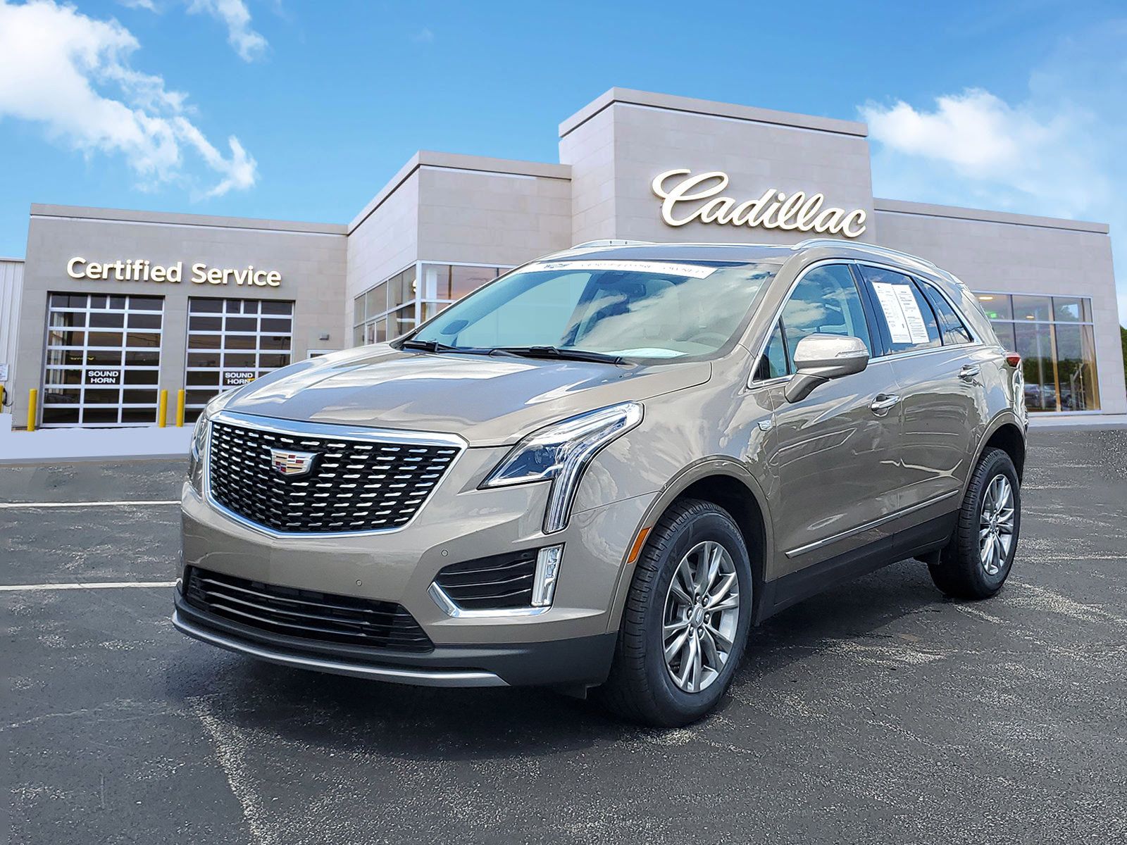 Certified 2023 Cadillac XT5 Premium Luxury AWD/4WD image 1