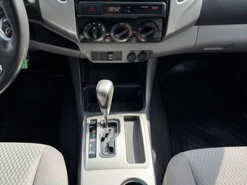 Used 2013 Toyota Tacoma PreRunner w/ SR5 Pkg RWD image 3