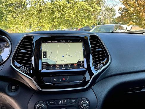 Used 2019 Jeep Cherokee Limited AWD/4WD image 20