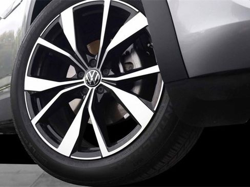 New 2026 Volkswagen Atlas SEL Premium R-Line image 3