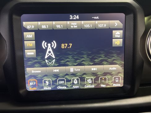 Used 2019 Jeep Wrangler Unlimited Sahara AWD/4WD image 18