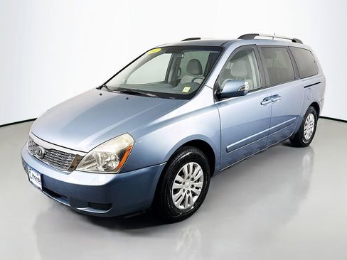 Used 2011 Kia Sedona LX image 2