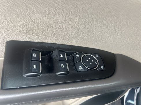 Used 2019 Lincoln Nautilus Reserve image 17