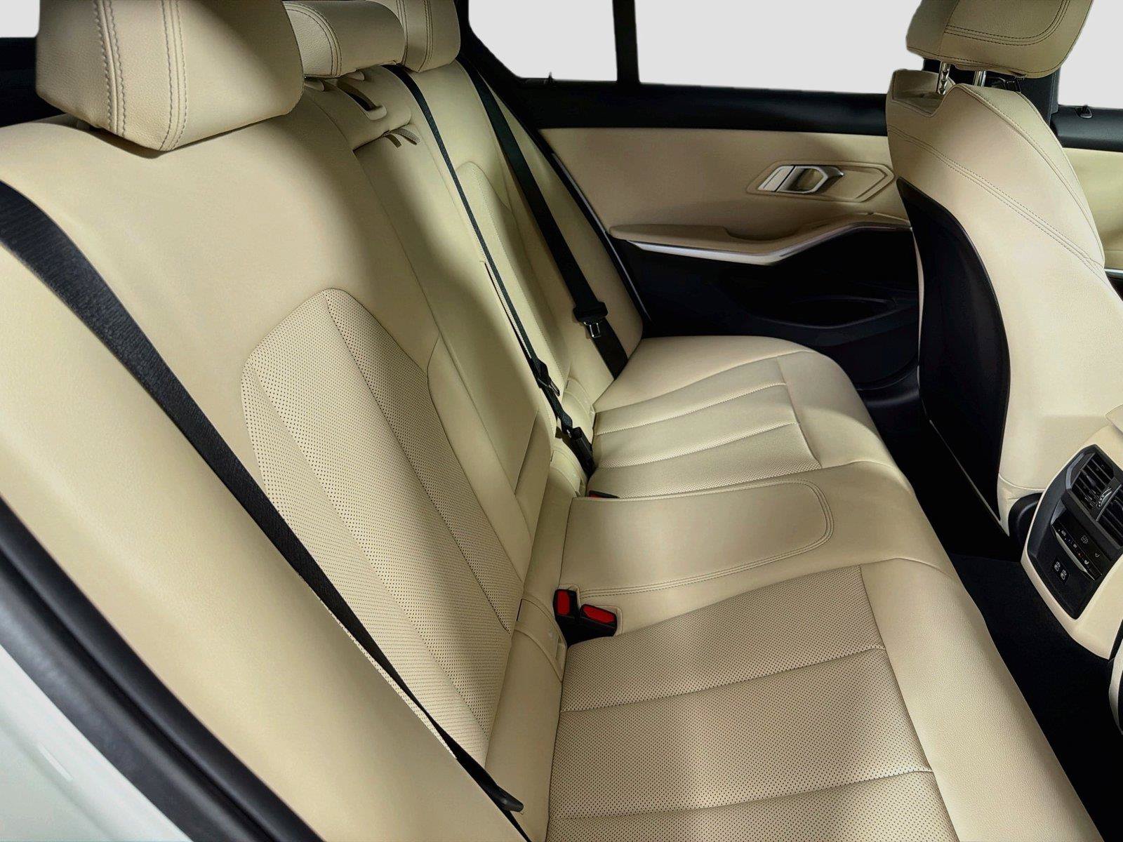 New 2026 BMW 330i Sedan w/ Premium Package RWD image 25