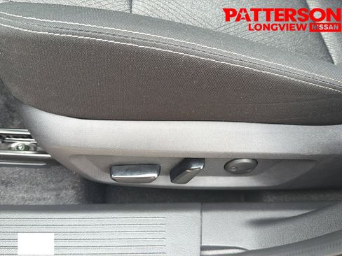 Used 2025 Nissan Rogue SV FWD image 18