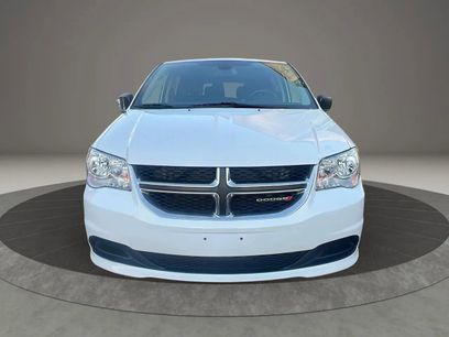 Used 2019 Dodge Grand Caravan SE w/ UConnect Hands-Free Group