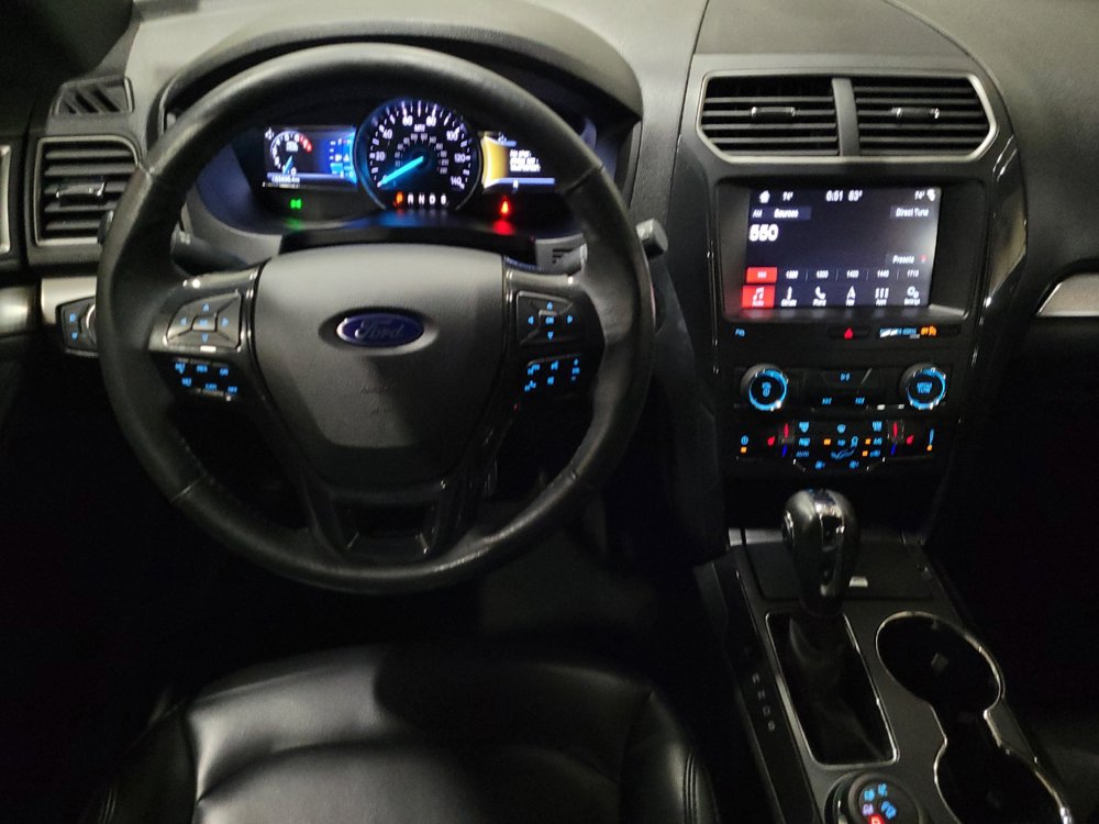 Used 2019 Ford Explorer XLT w/ Equipment Group 202A AWD/4WD image 22