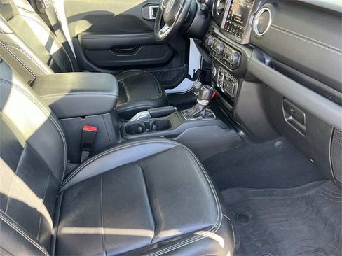 Used 2022 Jeep Gladiator Overland w/ Popular Equipment Package image 22