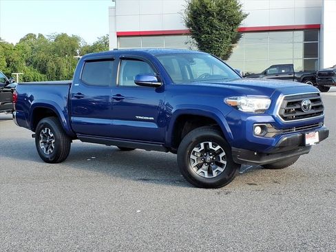 Used 2023 Toyota Tacoma SR5 AWD/4WD image 2
