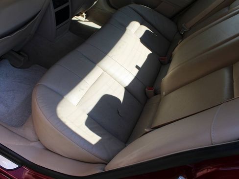 Used 2005 Cadillac STS w/ Preferred Equipment Group RWD image 30