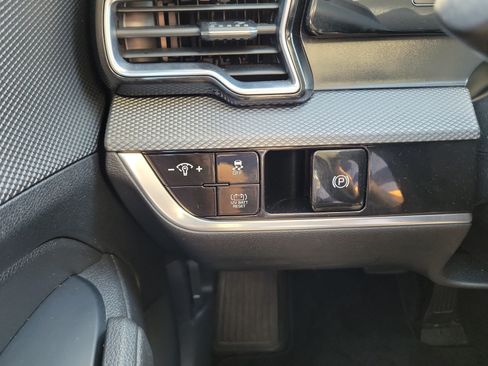 Used 2023 Kia Sportage LX AWD/4WD image 24