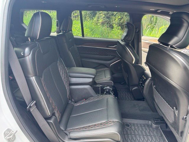 Used 2025 Jeep Grand Cherokee L Summit AWD/4WD image 18