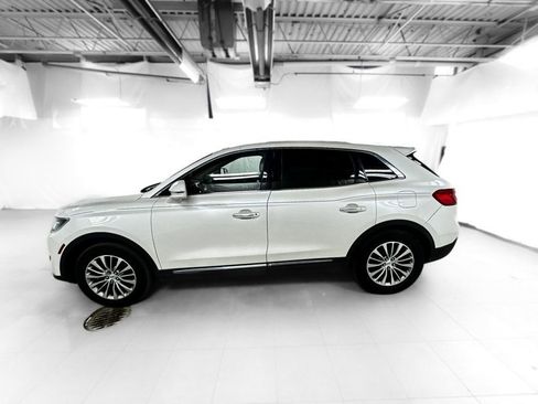 Used 2017 Lincoln MKX Select image 3