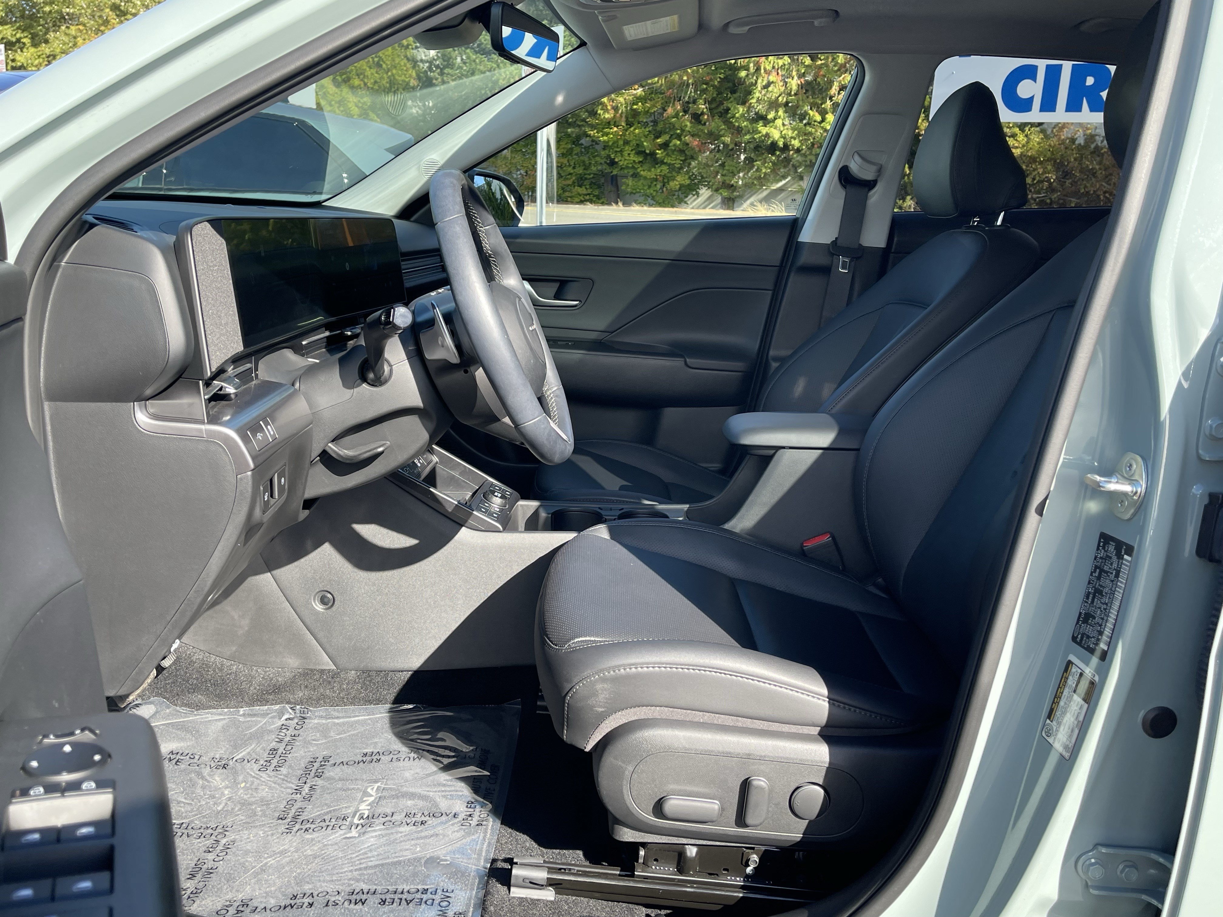 Certified 2025 Hyundai Kona Limited FWD image 11