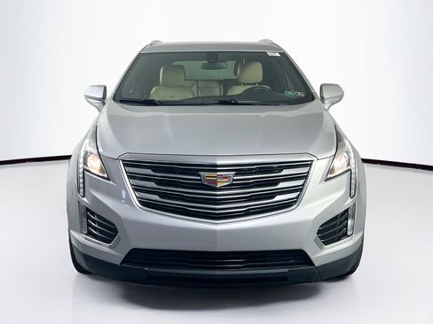 Used 2018 Cadillac XT5 AWD image 2